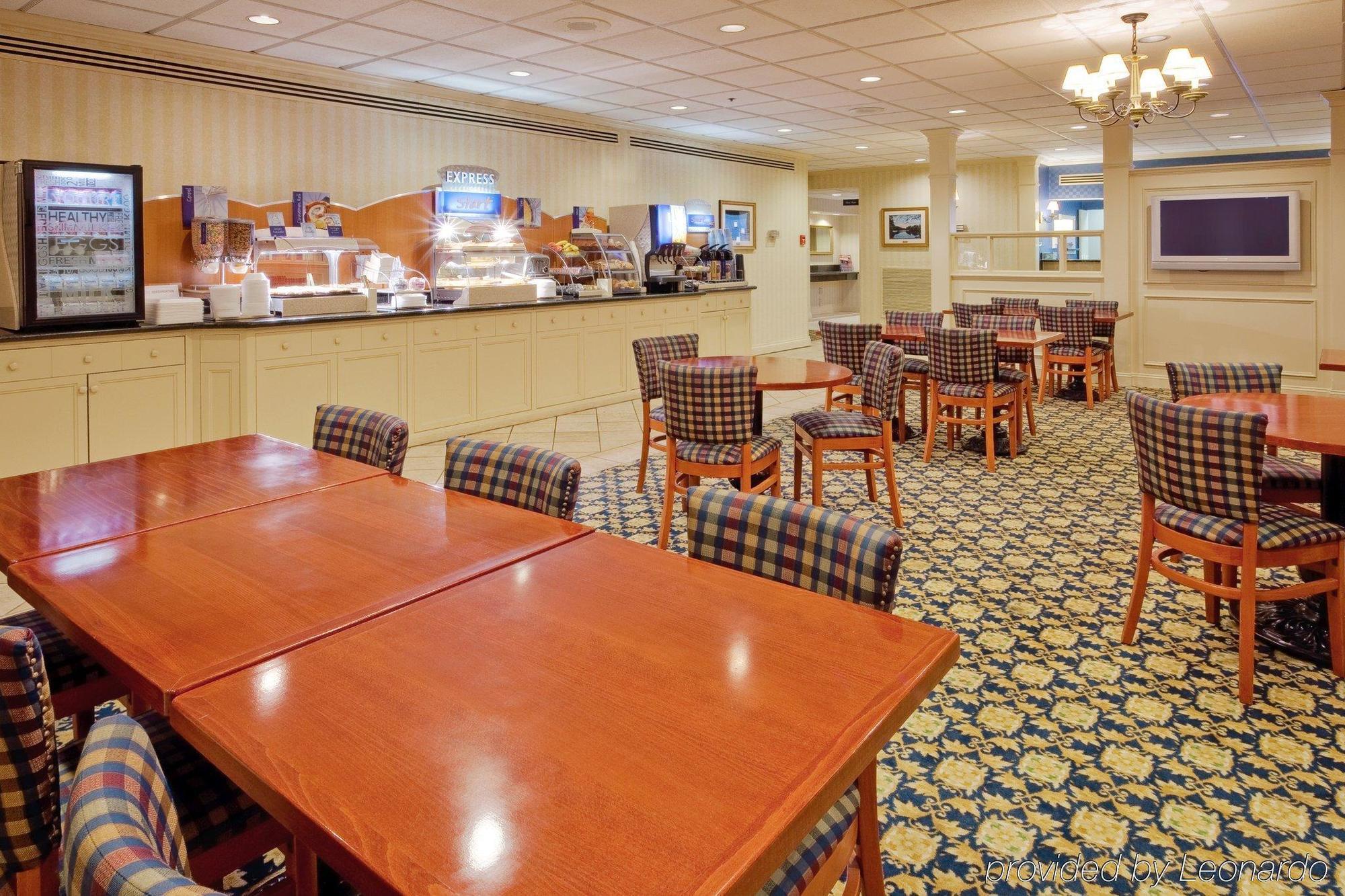 Holiday Inn Express Poughkeepsie By Ihg Экстерьер фото