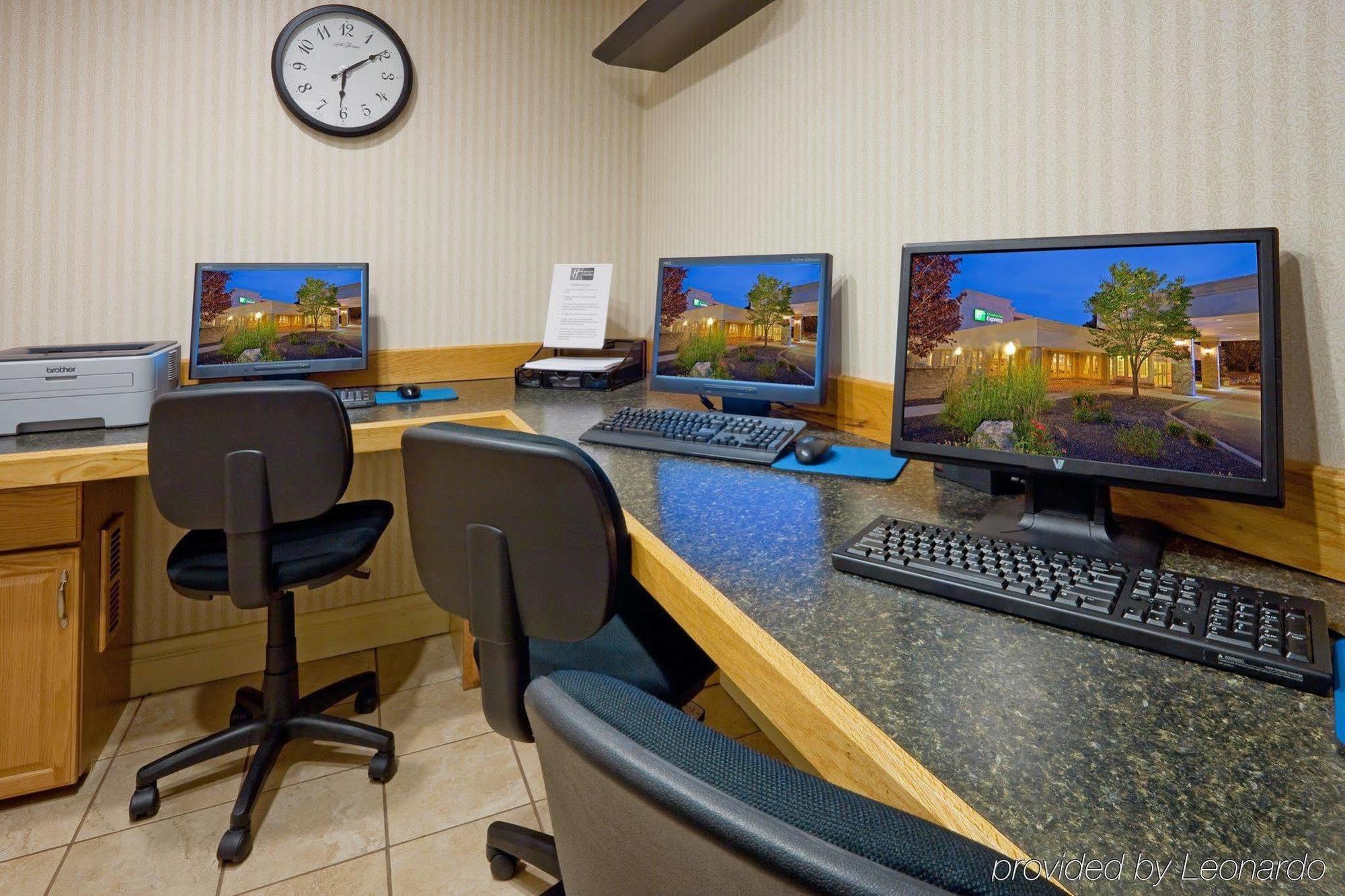 Holiday Inn Express Poughkeepsie By Ihg Экстерьер фото