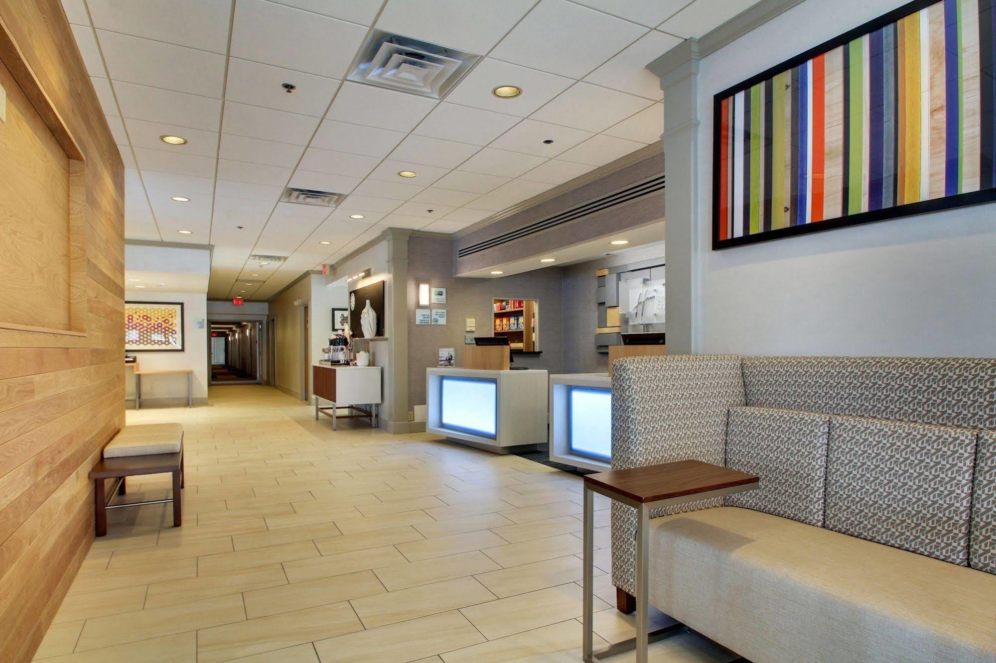 Holiday Inn Express Poughkeepsie By Ihg Экстерьер фото